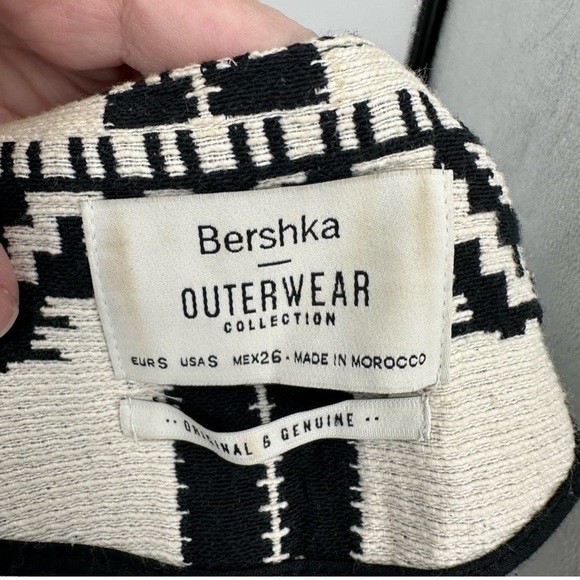 Bershka Dolan Open Front Waterfall Cardigan With Fringe Details in Black  White - Picture 5 of 7